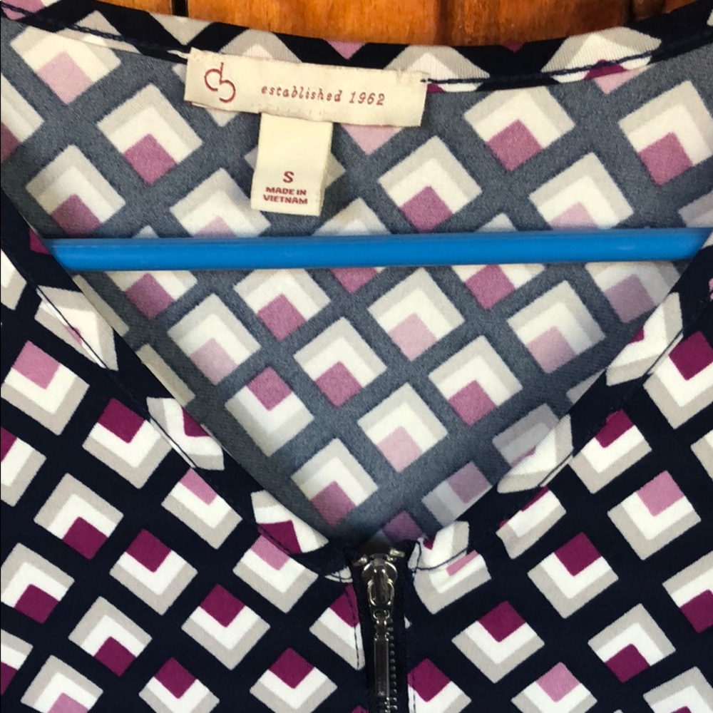 Geometric pattern top - Picture 2 of 4